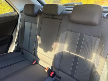 VOLKSWAGEN T-ROC 1.5 TSI Life SUV 5dr Petrol DSG Euro 6 (s/s) (150 ps)