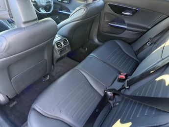 MERCEDES-BENZ C CLASS C300 Amg Line Premium 4Dr 9G-Tronic