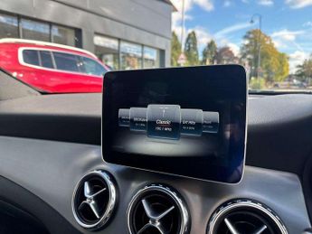MERCEDES-BENZ GLA Gla 200 Amg Line 5Dr Auto