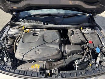 MERCEDES-BENZ GLA Gla 200 Amg Line 5Dr Auto