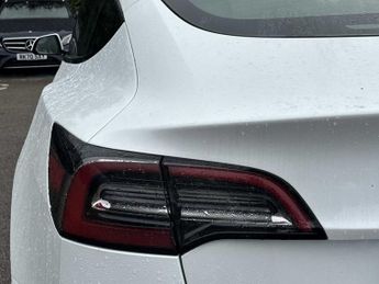 TESLA MODEL 3 Rwd 4Dr Auto