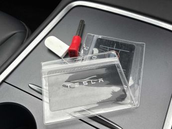 TESLA MODEL 3 Rwd 4Dr Auto
