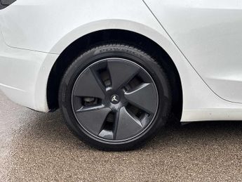 TESLA MODEL 3 Rwd 4Dr Auto