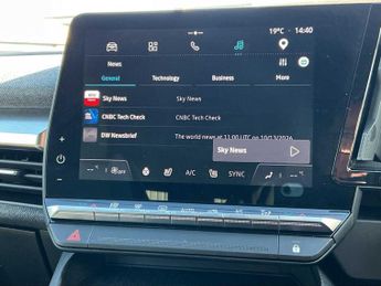 RENAULT MEGANE E-TECH Ev60 160Kw Iconic 60Kwh Optimum Charge 5Dr Auto