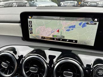 MERCEDES-BENZ CLA Cla 200 Amg Line 4Dr Tip Auto