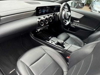 MERCEDES-BENZ CLA Cla 200 Amg Line 4Dr Tip Auto