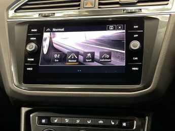 VOLKSWAGEN TIGUAN 2.0 TDI R-Line SUV 5dr Diesel DSG 4Motion Euro 6 (s/s) (150 ps)