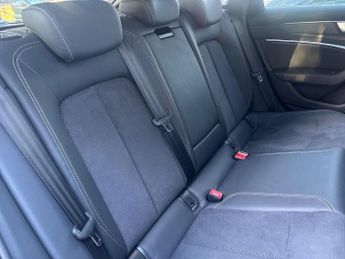 AUDI A6 2.0 TDI 40 Black Edition Estate 5dr Diesel S Tronic quattro Euro