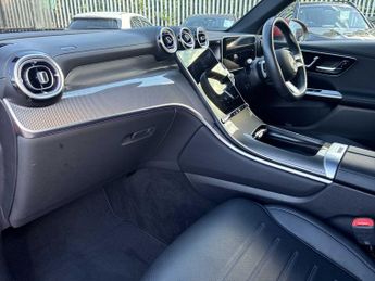 MERCEDES-BENZ GLC Glc 300 4Matic Amg Line 5Dr 9G-Tronic