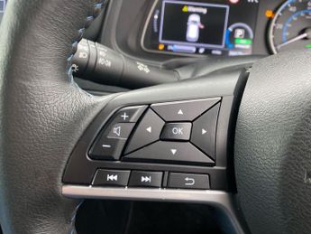 NISSAN LEAF 39kWh Tekna Hatchback 5dr Electric Auto (150 ps)