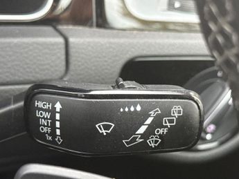 VOLKSWAGEN GOLF 2.0 TSI R Hatchback 5dr Petrol DSG 4Motion Euro 6 (s/s) (310 ps)