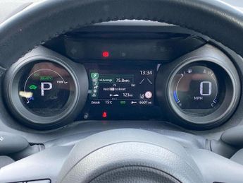 TOYOTA YARIS 1.5 Hybrid Design 5Dr Cvt