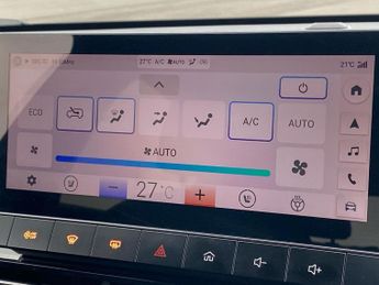 MG MOTOR UK MG4 150kW Trophy EV Long Range 64kWh 5dr Auto