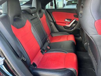 MERCEDES-BENZ CLA Cla 220 Amg Line Premium 4Dr Tip Auto