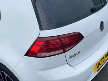 VOLKSWAGEN GOLF 2.0 Tdi R-Line Hatchback 5Dr Diesel Dsg Euro 6 (S/S) (150 Ps)