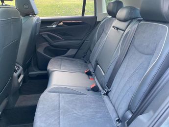 VOLKSWAGEN TIGUAN Tiguan Elegance 1.5 Tsi Ehybrid 204 Ps 6-Speed Dsg 5 Door