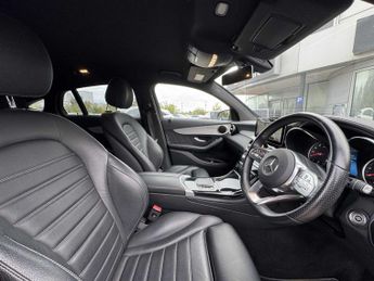 MERCEDES-BENZ GLC COUPE Glc 300 4Matic Amg Line 5Dr 9G-Tronic