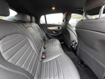 MERCEDES-BENZ GLC COUPE Glc 300 4Matic Amg Line 5Dr 9G-Tronic