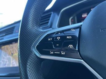 VOLKSWAGEN TIGUAN 2.0 TDI R-Line 5dr DSG