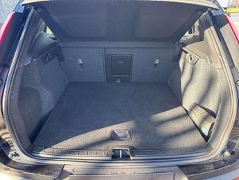 VOLVO XC40 2.0 D3 Momentum Pro 5Dr Geartronic