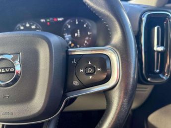 VOLVO XC40 2.0 D3 Momentum Pro 5Dr Geartronic