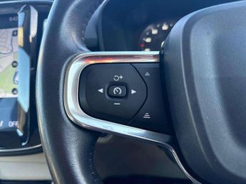 VOLVO XC40 2.0 D3 Momentum Pro 5Dr Geartronic