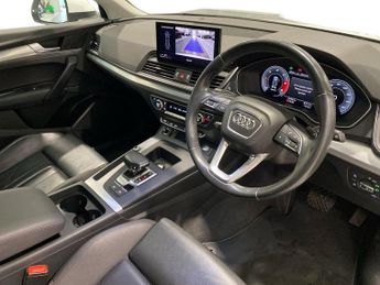 AUDI Q5 2.0 TDI 40 Sport SUV 5dr Diesel S Tronic quattro Euro 6 (s/s) (2
