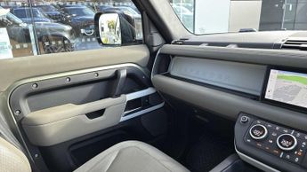 LAND ROVER DEFENDER 2.0 D240 Se 110 5Dr Auto [7 Seat]