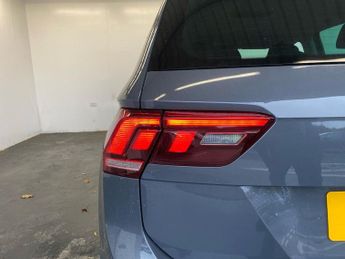VOLKSWAGEN TIGUAN 1.5 Tsi Active Suv 5Dr Petrol Dsg Euro 6 (S/S) (150 Ps)
