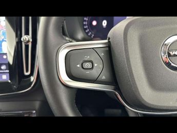 VOLVO XC40 2.0 B3P Plus Pro Dark 5Dr Auto
