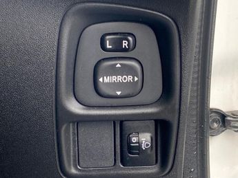 TOYOTA AYGO 1.0 Vvt-I X-Trend 5Dr X-Shift