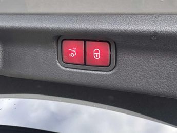 MERCEDES-BENZ EQE Eqe 300 180Kw Amg Line Premium 89Kwh 4Dr Auto