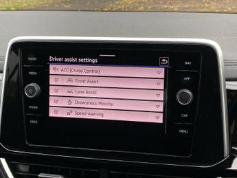 VOLKSWAGEN T-ROC 2.0 TDI R-Line SUV 5dr Diesel DSG Euro 6 (s/s) (150 ps)