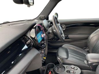 MINI HATCHBACK Cooper SE 32.6kWh Level 3 Hatchback 3dr Electric Auto (184 ps)