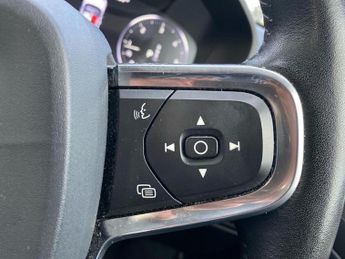 VOLVO XC40 2.0 D3 Momentum 5Dr Awd Geartronic