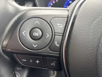 TOYOTA COROLLA 1.8 VVT-i Hybrid Design 5dr CVT
