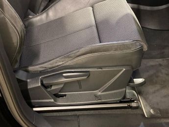 AUDI Q3 1.5 TFSI CoD 35 S line SUV 5dr Petrol S Tronic Euro 6 (s/s) (150