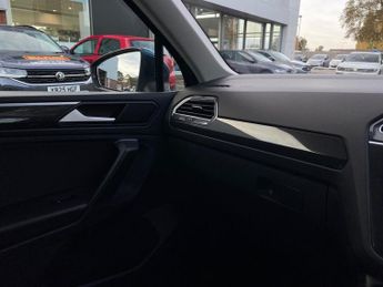 VOLKSWAGEN TIGUAN 1.5 TSI Elegance SUV 5dr Petrol DSG Euro 6 (s/s) (150 ps)