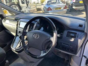 Toyota Alphard Campervan  / Dayvan