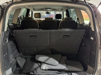 Ford S-Max 2.0 TDCi Titanium MPV 5dr Diesel Powershift Euro 5 (140 ps)