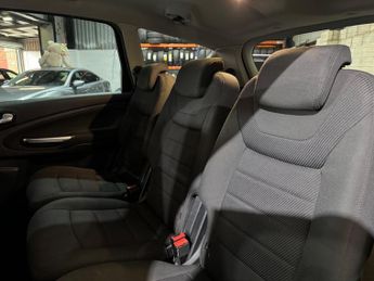 Ford S-Max 2.0 TDCi Titanium MPV 5dr Diesel Powershift Euro 5 (140 ps)