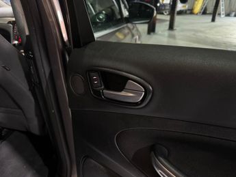 Ford S-Max 2.0 TDCi Titanium MPV 5dr Diesel Powershift Euro 5 (140 ps)