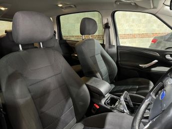 Ford S-Max 2.0 TDCi Titanium MPV 5dr Diesel Powershift Euro 5 (140 ps)