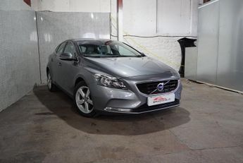 Volvo V40 1.6 D2 SE Nav Hatchback 5dr Diesel Powershift Euro 5 (s/s) (115 