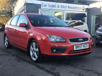 Ford Focus 1.6 Zetec Climate Hatchback 5dr Petrol Manual (161 g/km, 99 bhp)