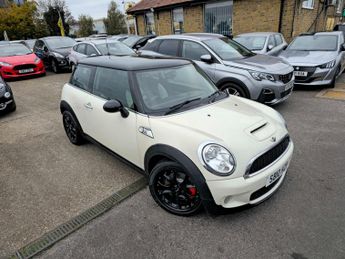 MINI Hatch 1.6 Cooper S Hatchback 3dr Petrol Steptronic Euro 5 (184 ps)