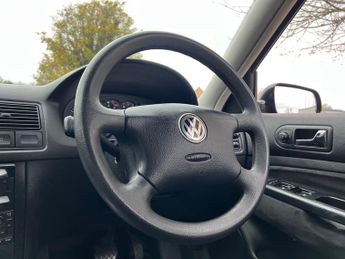 Volkswagen Golf 1.6 SE Hatchback 5dr Petrol Automatic (201 g/km, 102 bhp)