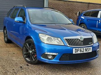 Skoda Octavia 2.0 TDI vRS Blackline Estate 5dr Diesel Manual Euro 5 (170 ps)