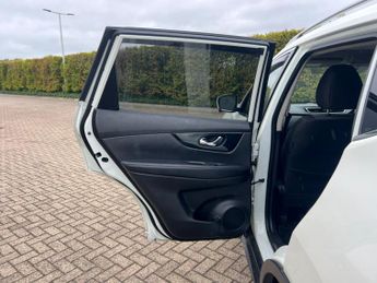 Nissan X-Trail DCI N-CONNECTA XTRONIC 5-Door