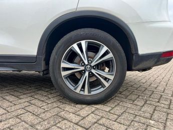 Nissan X-Trail DCI N-CONNECTA XTRONIC 5-Door